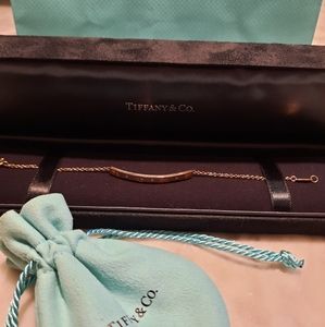 Atlas® pierced bracelet in 18k rose gold with diamonds, small.